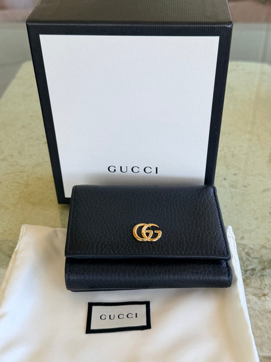 Black Gucci GG Marmont