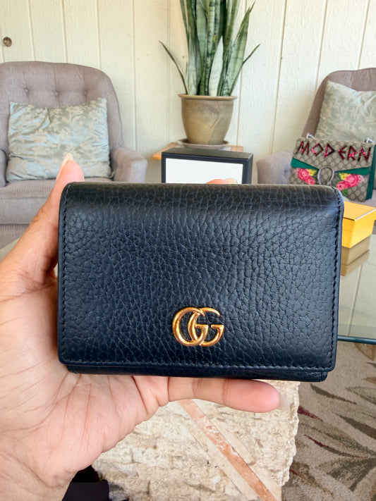 Black Gucci GG Marmont