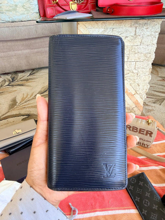 Louis Vuitton Brazza long waller in Black Epi Leather