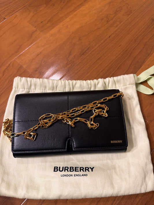 Coming Soon! Burberry Snip Leather Wallet On Chain