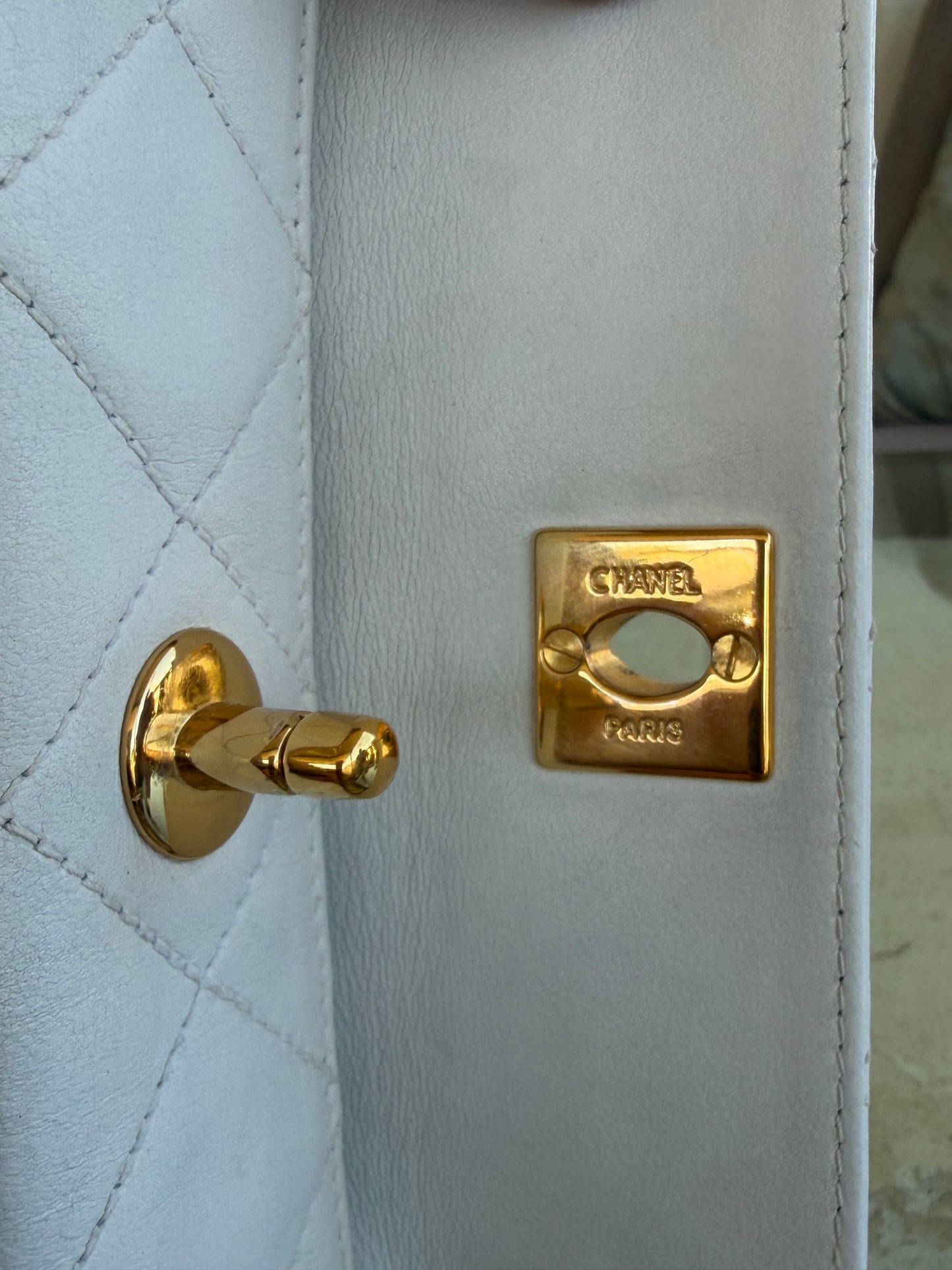 Rare Vintage Chanel White Lambskin Quilted shoulder Bag