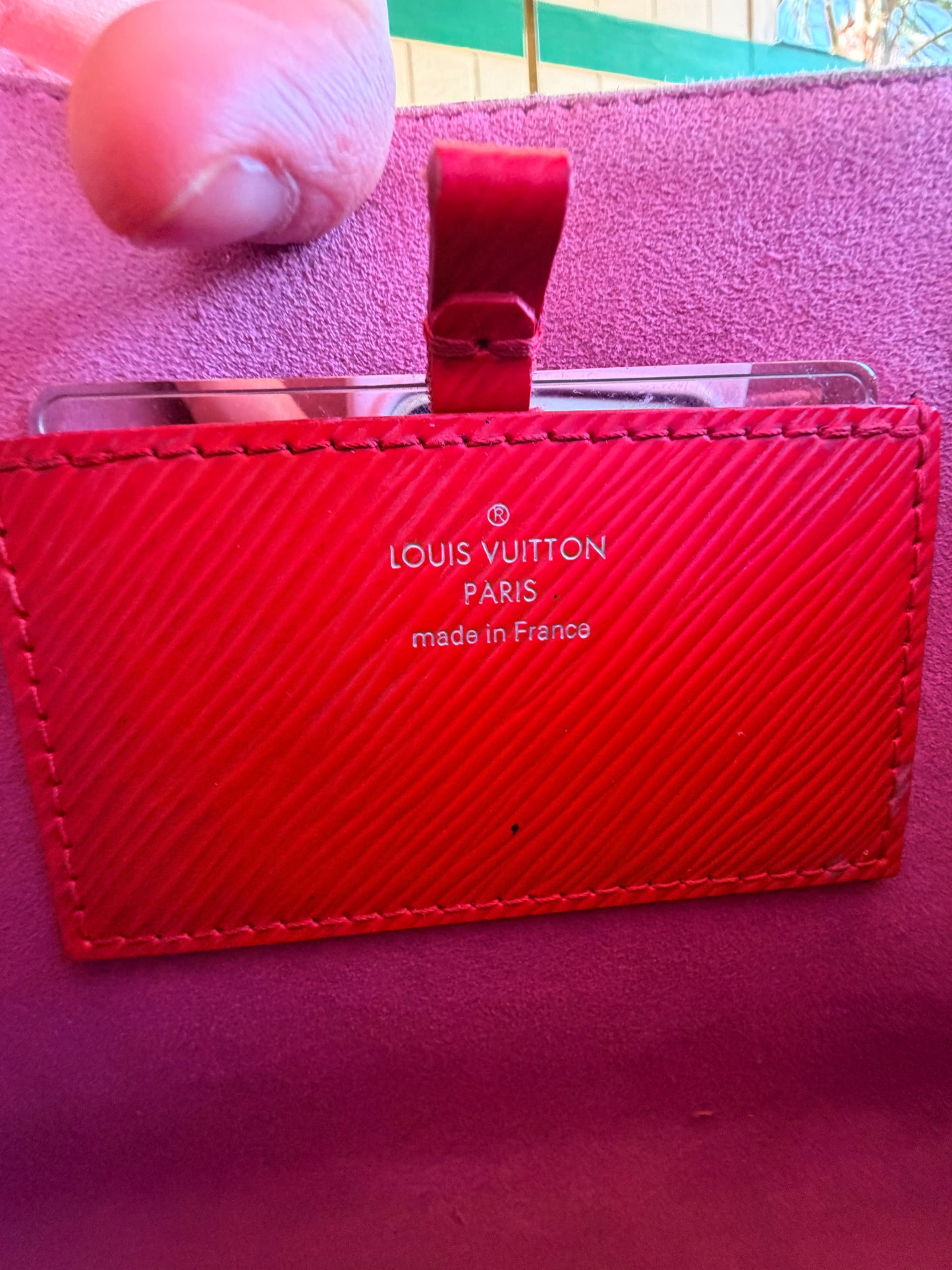 Louis Vuitton Twist Epi MM