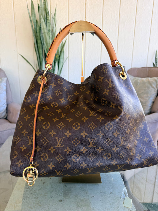 Louis Vuitton Artsy MM