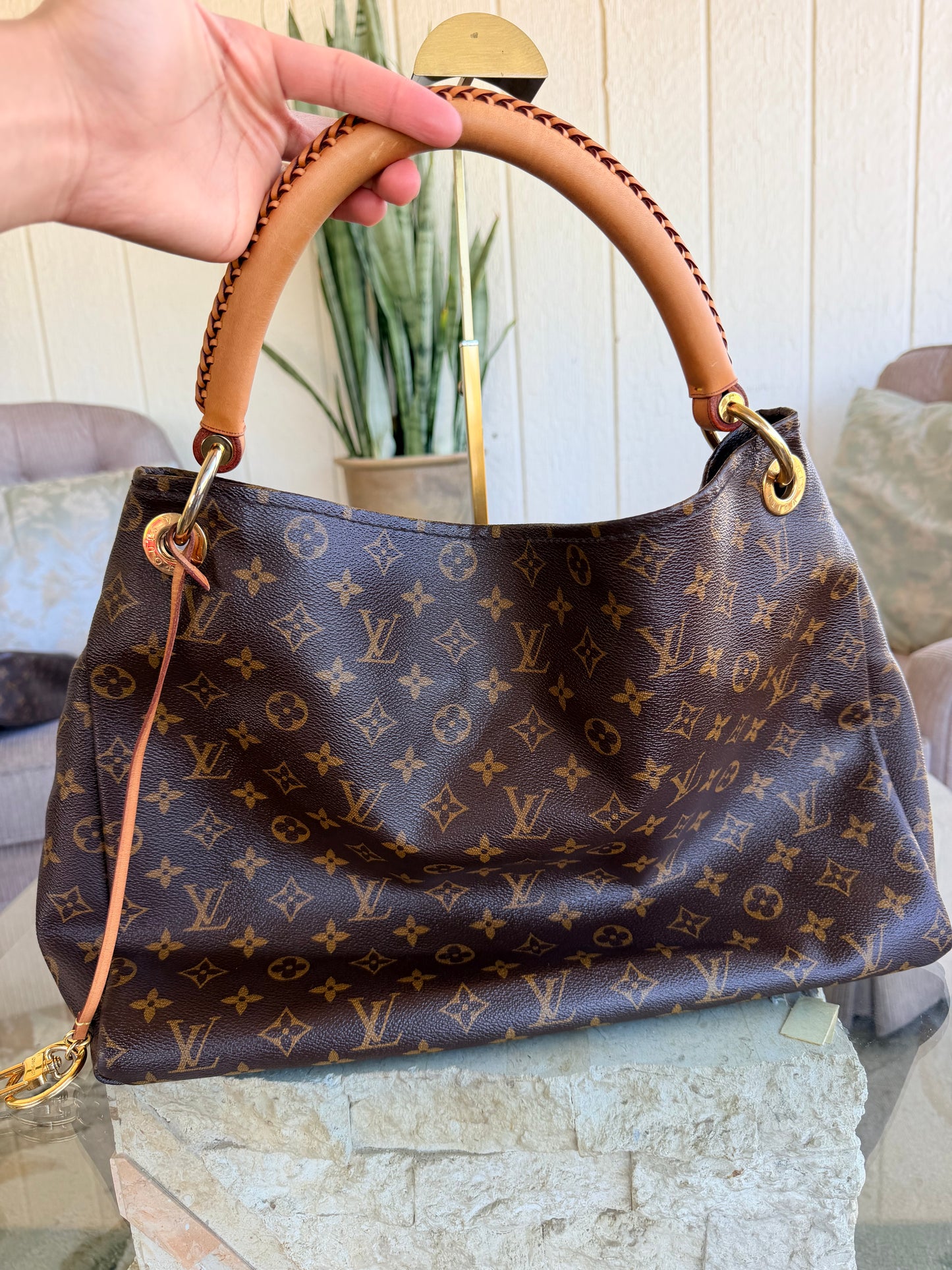 Louis Vuitton Artsy MM