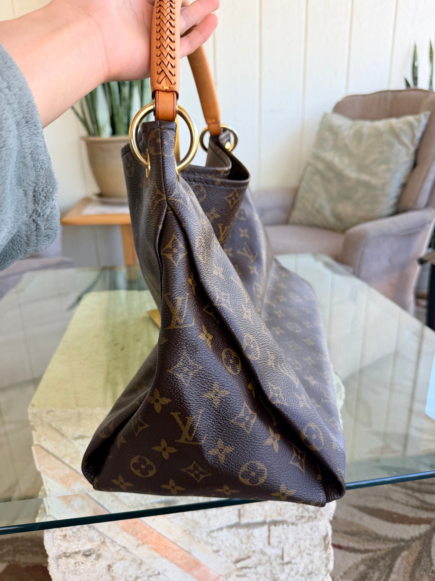 Louis Vuitton Artsy MM