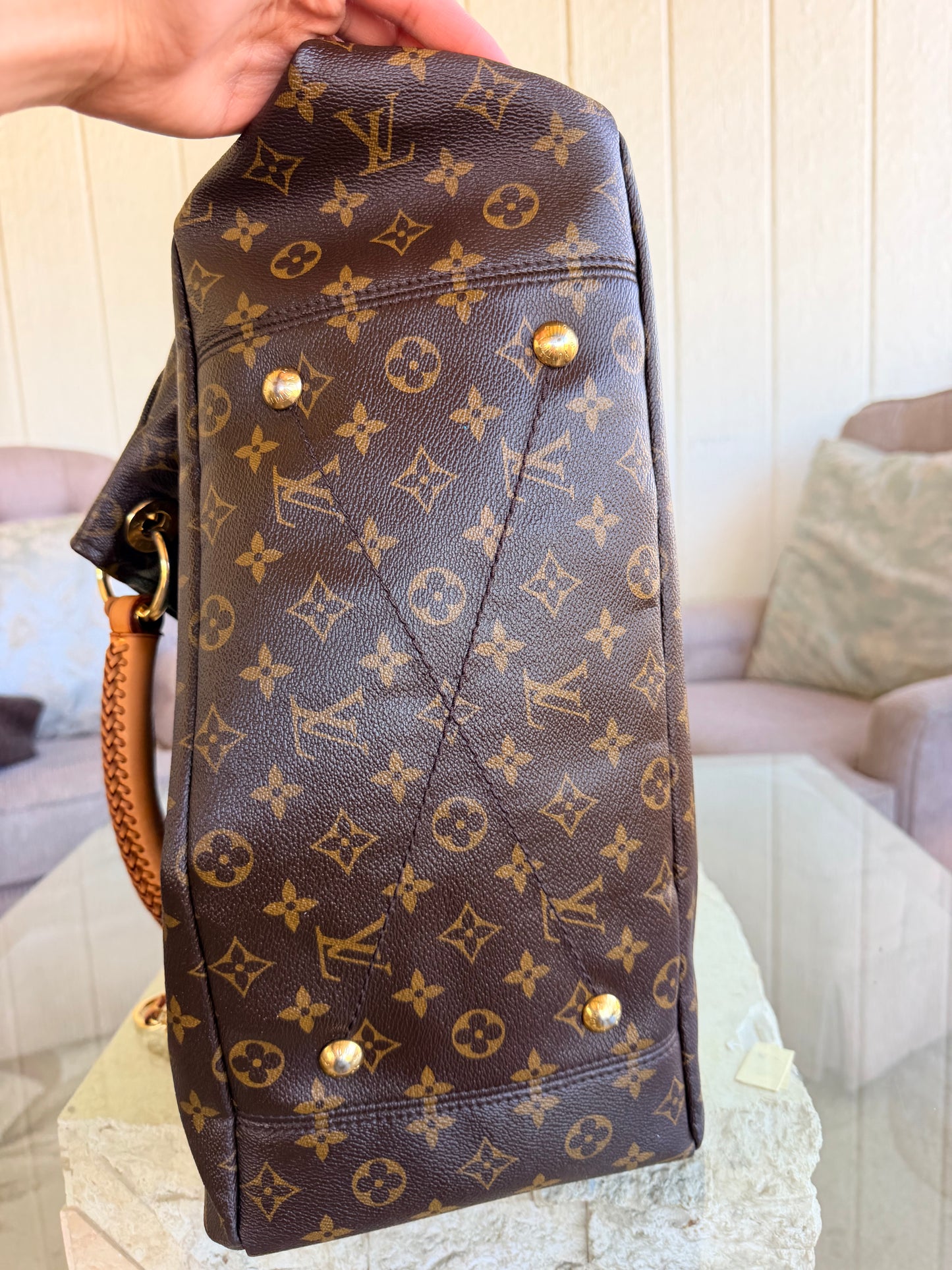 Louis Vuitton Artsy MM